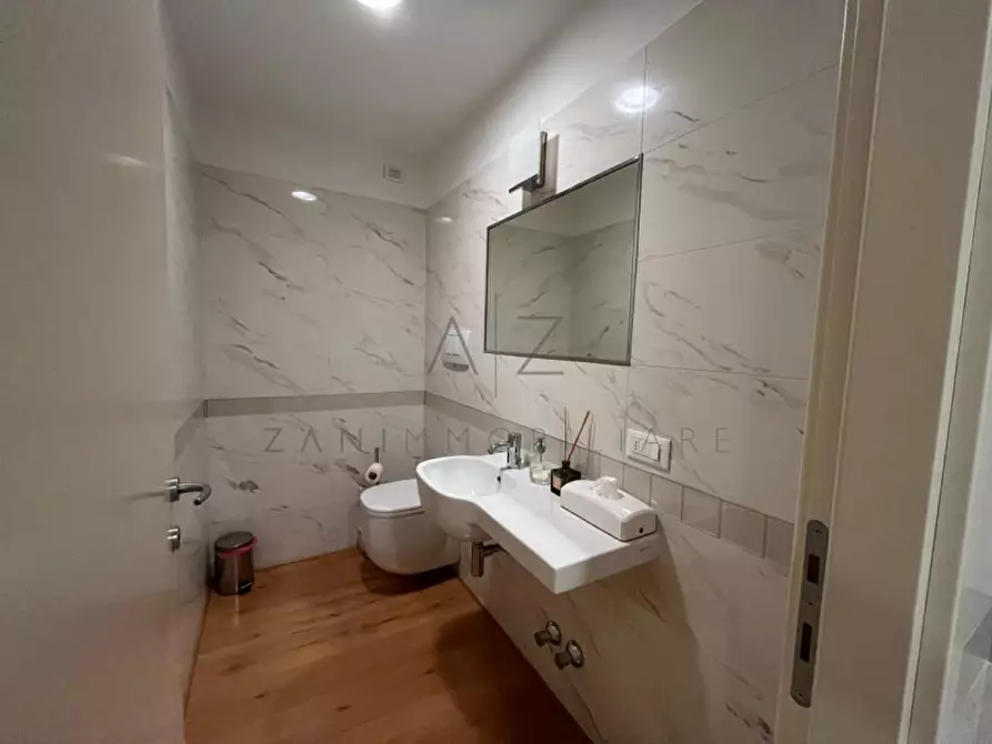 Immagine 10 di Attività commerciale in vendita  in Via Pasubio a Rosà