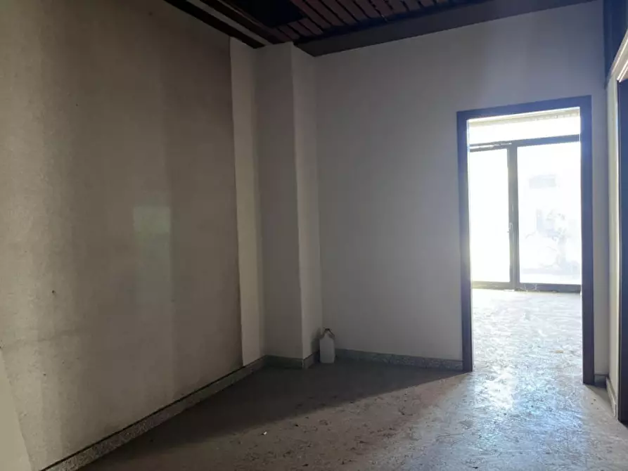 Immagine 10 di Ufficio in vendita  in Piano Umberto, 95022 Aci Catena CT, Italia a Aci Catena