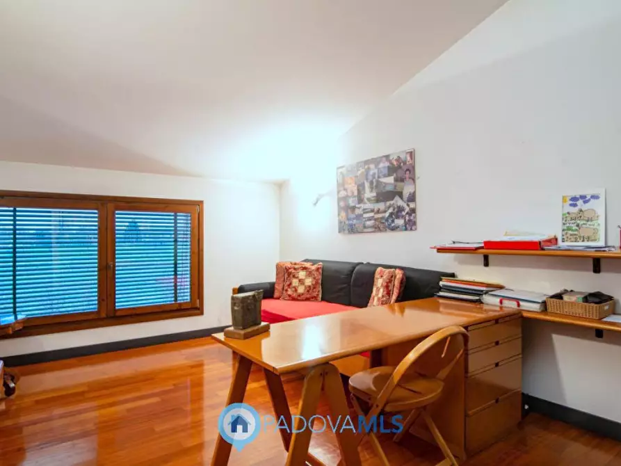 Immagine 12 di Villa in vendita  in Via Gabriele D'Annunzio a Due Carrare