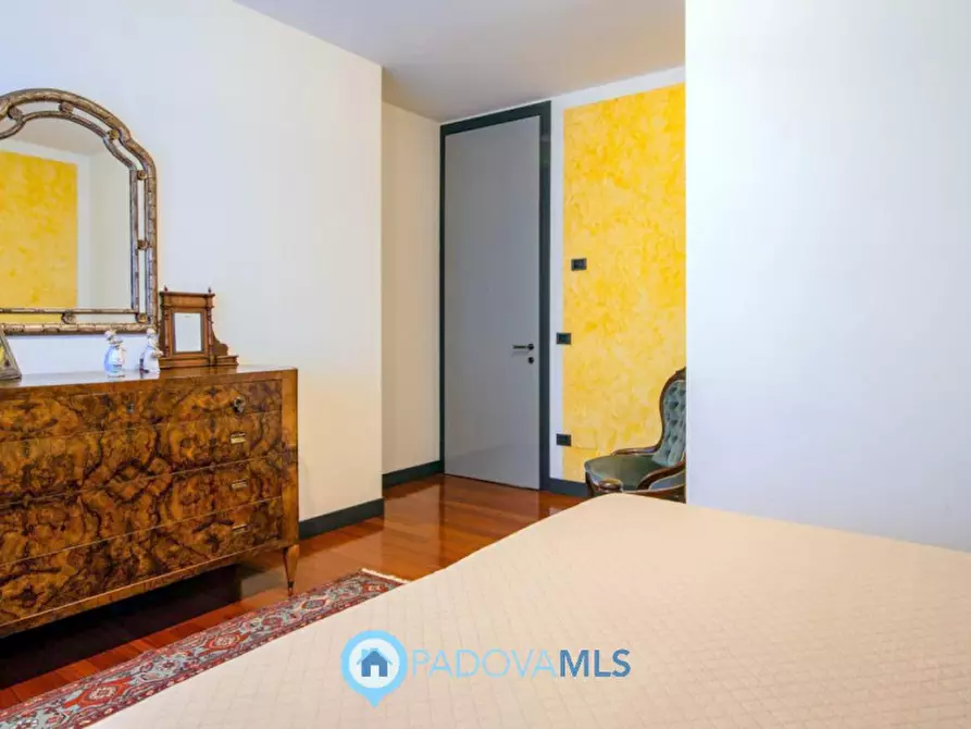 Immagine 16 di Villa in vendita  in Via Gabriele D'Annunzio a Due Carrare