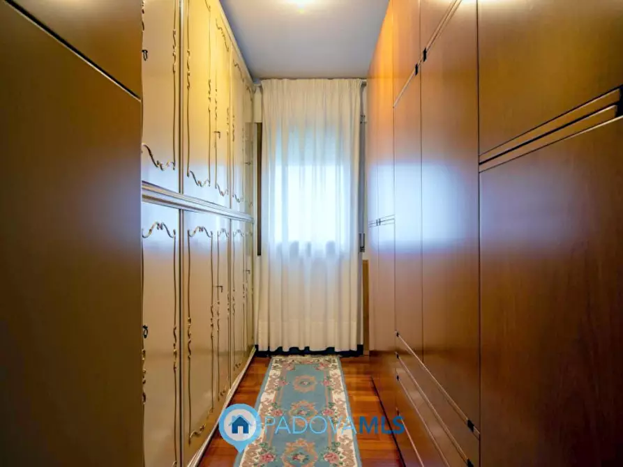 Immagine 18 di Villa in vendita  in Via Gabriele D'Annunzio a Due Carrare