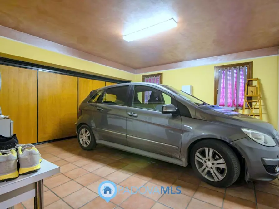 Immagine 33 di Villa in vendita  in Via Gabriele D'Annunzio a Due Carrare