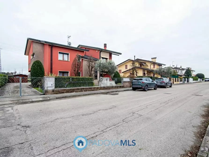 Immagine 34 di Villa in vendita  in Via Gabriele D'Annunzio a Due Carrare