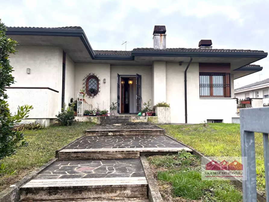 Immagine 2 di Casa indipendente in vendita  in Via Lago Trasimeno a Vicenza