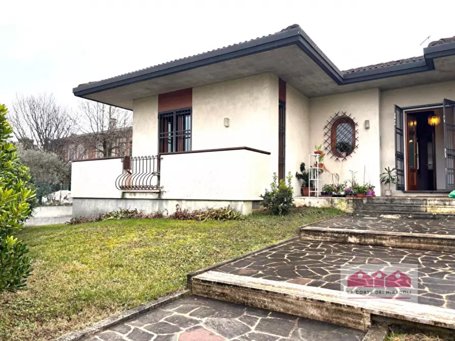 Immagine 5 di Casa indipendente in vendita  in Via Lago Trasimeno a Vicenza