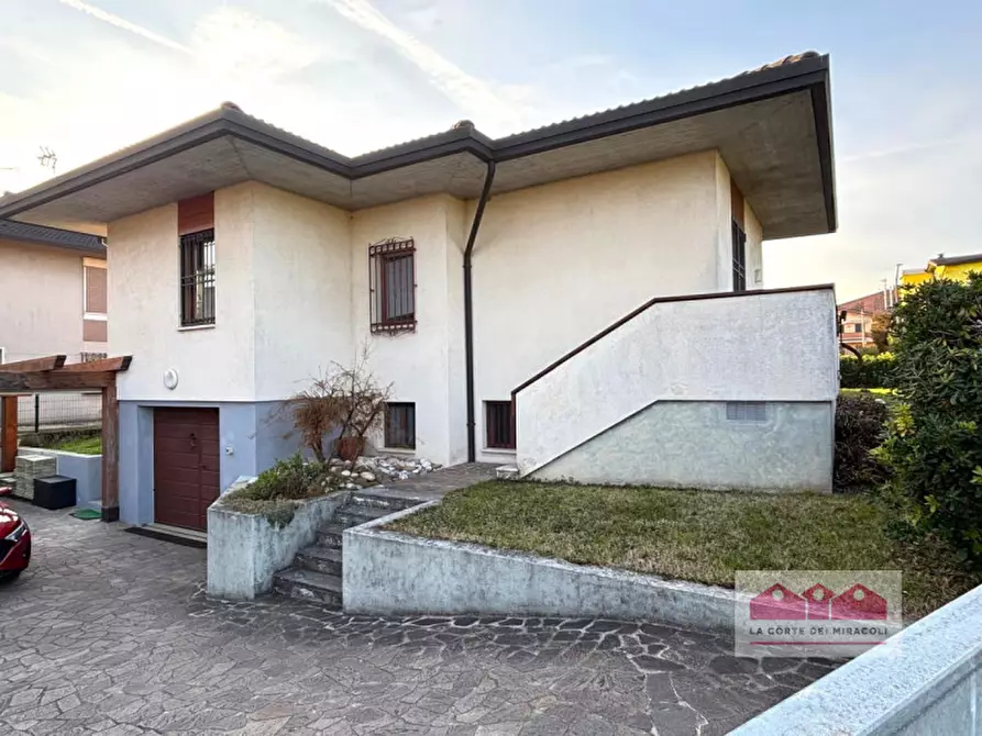 Immagine 6 di Casa indipendente in vendita  in Via Lago Trasimeno a Vicenza