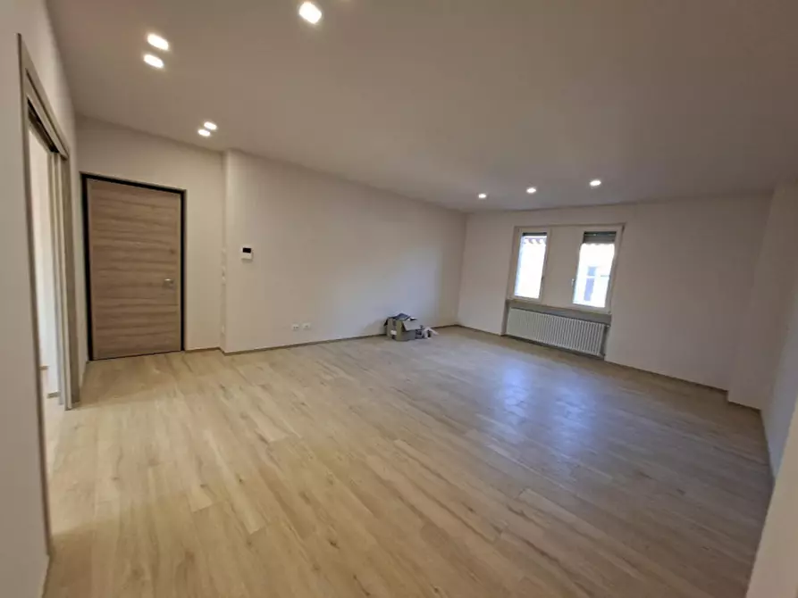 Immagine 1 di Appartamento in affitto  in Via Macrino a Alba