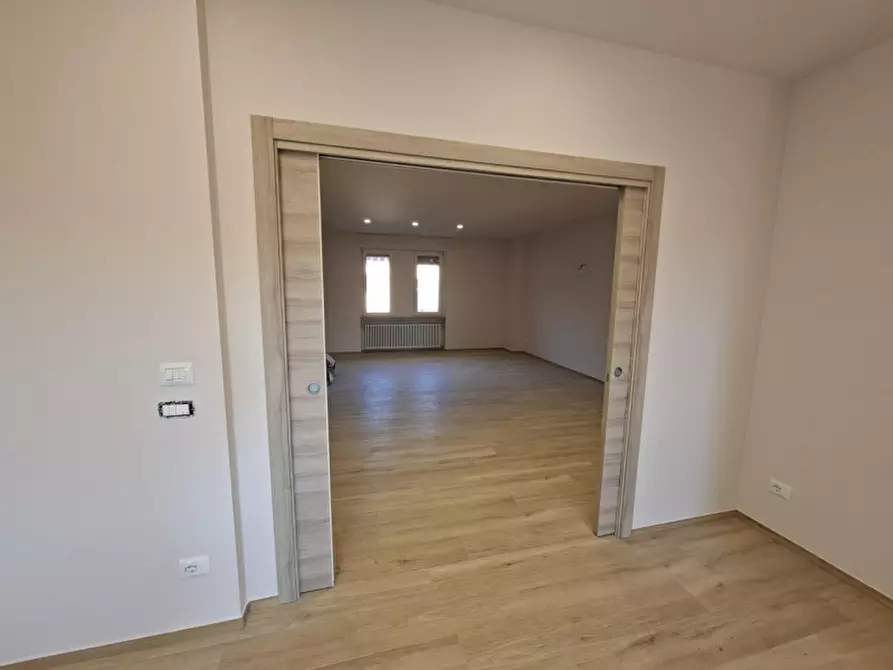 Immagine 5 di Appartamento in affitto  in Via Macrino a Alba