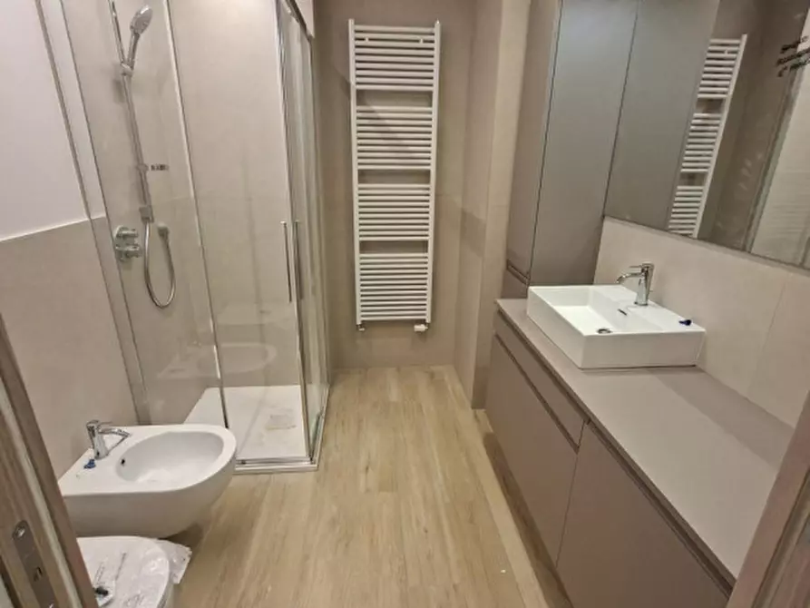 Immagine 12 di Appartamento in affitto  in Via Macrino a Alba