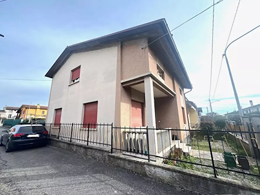 Immagine 1 di Villa in vendita  in Traversa prima Villaggio Geroldi, 13 a Castenedolo
