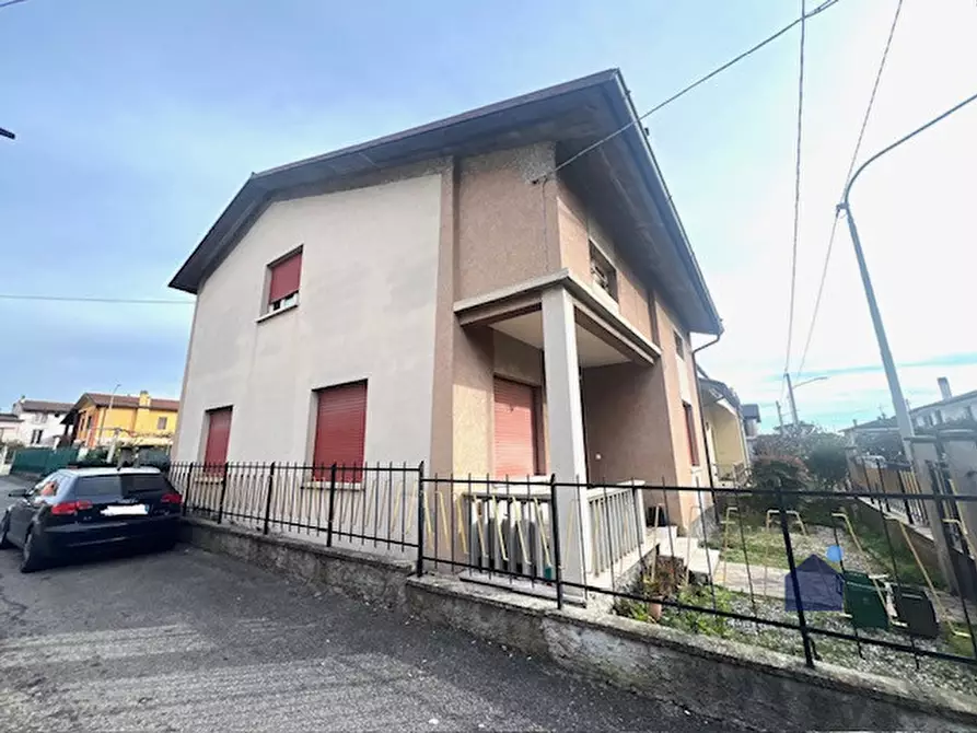 Immagine 1 di Villa in vendita  in Traversa prima Villaggio Geroldi, 13 a Castenedolo