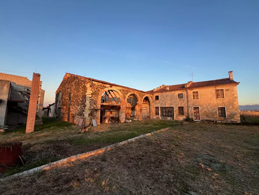 Immagine 2 di Rustico / casale in vendita  in Via Molino, 5 a Lonigo