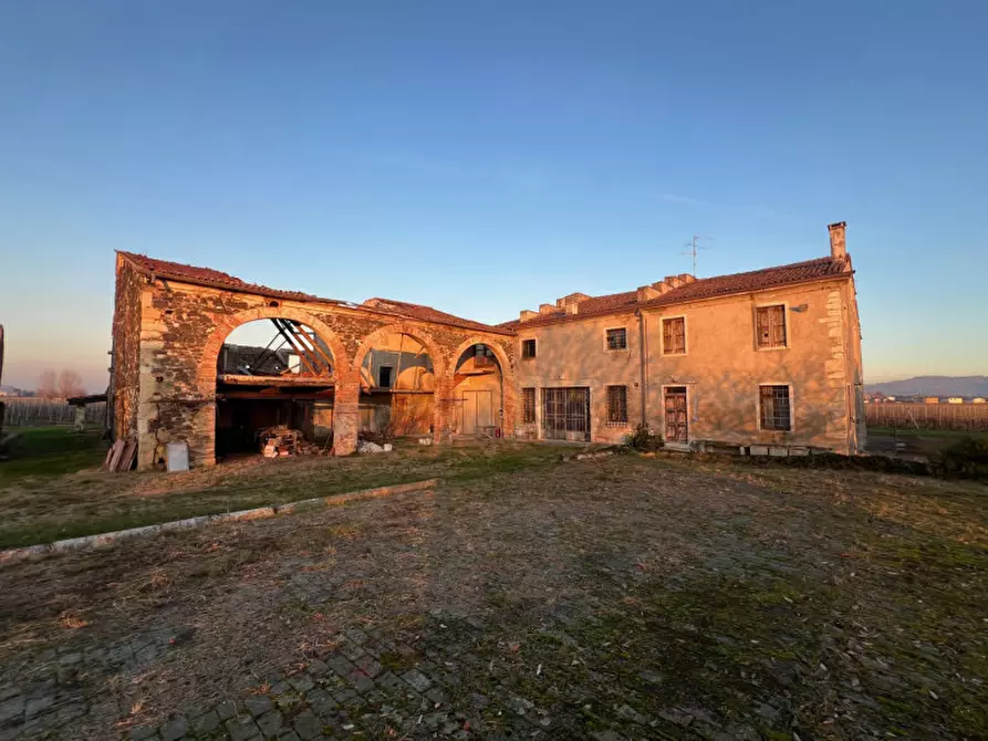 Immagine 5 di Rustico / casale in vendita  in Via Molino, 5 a Lonigo