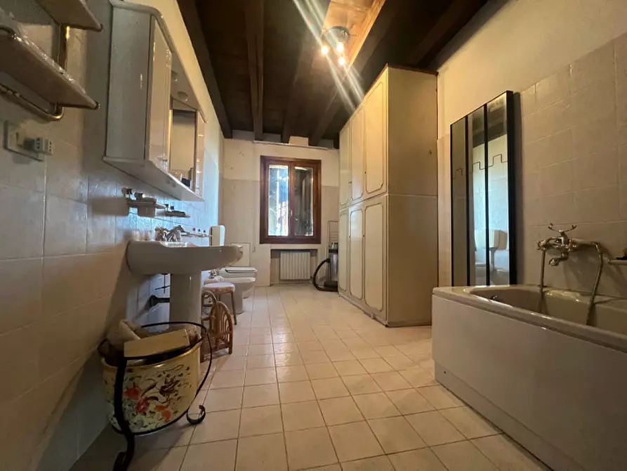 Immagine 19 di Rustico / casale in vendita  in Via Molino, 5 a Lonigo