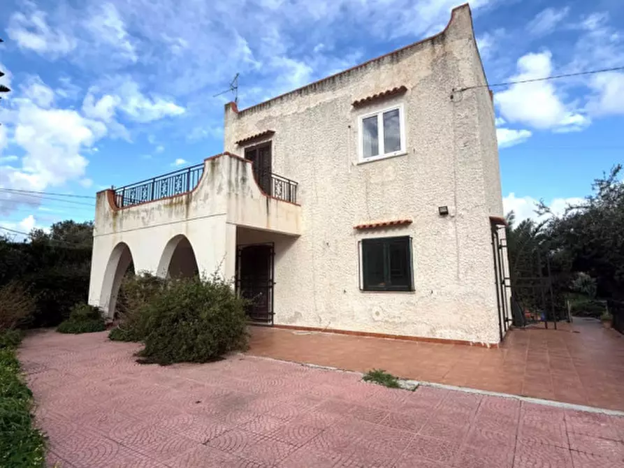 Immagine 1 di Villa in vendita  in via tritone a Carini