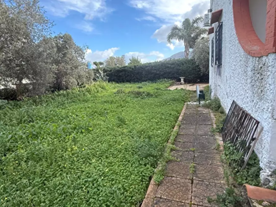 Immagine 6 di Villa in vendita  in via tritone a Carini