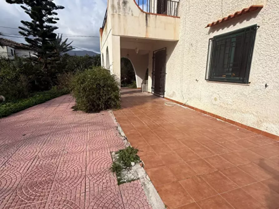 Immagine 9 di Villa in vendita  in via tritone a Carini