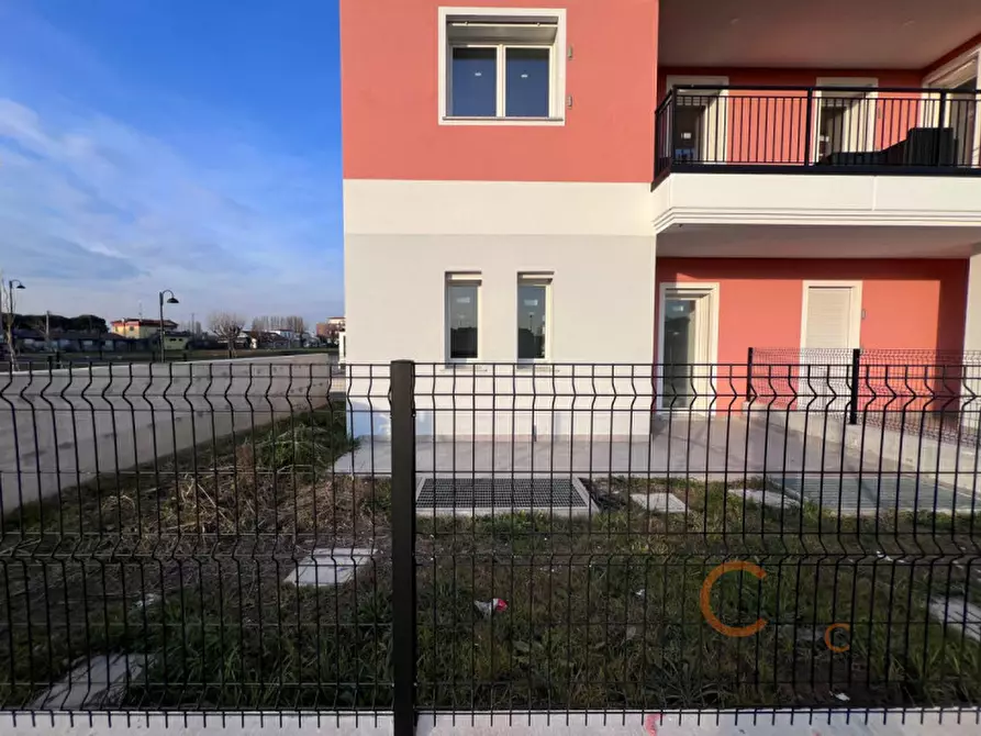 Immagine 4 di Negozio in vendita  in Via Guglielmo Marconi a Albignasego