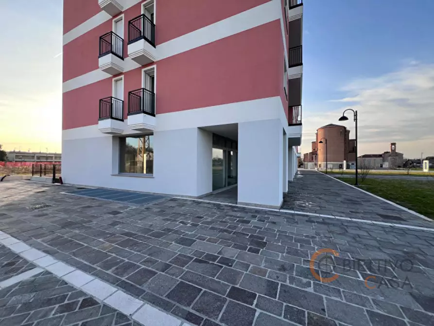 Immagine 12 di Negozio in vendita  in Via Guglielmo Marconi a Albignasego