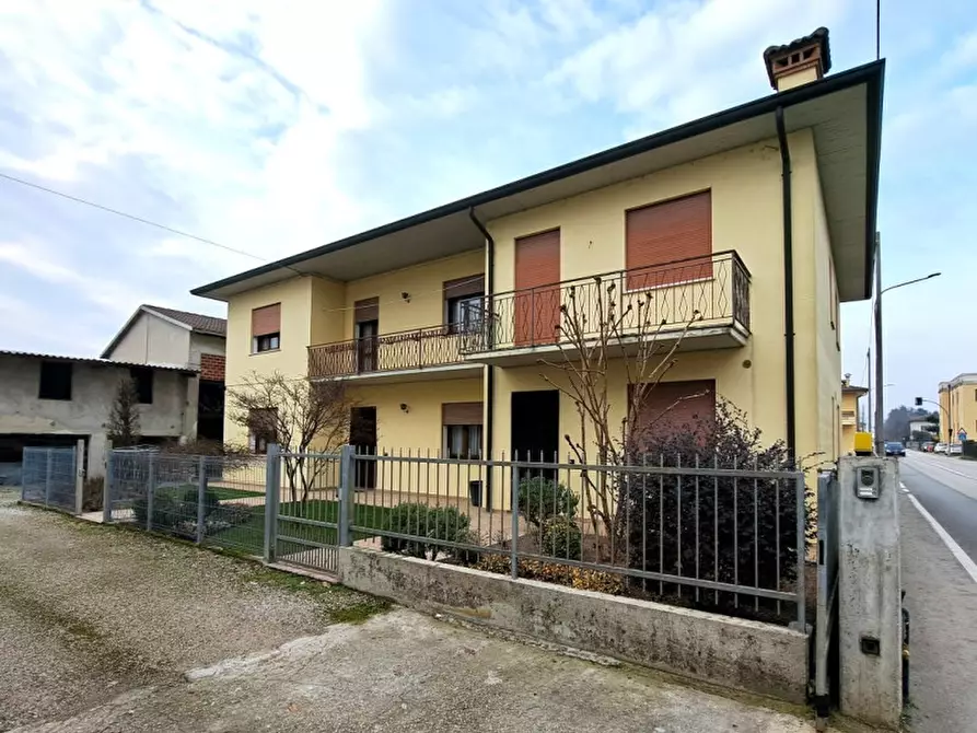 Immagine 1 di Casa bifamiliare in vendita  in v. Piave a Quinto Vicentino