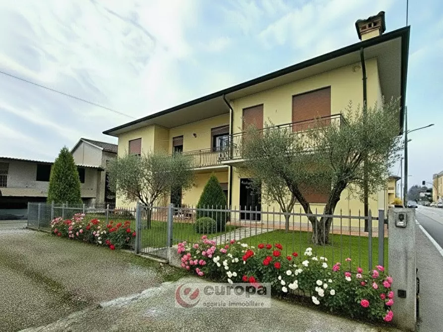 Immagine 3 di Casa bifamiliare in vendita  a Quinto Vicentino
