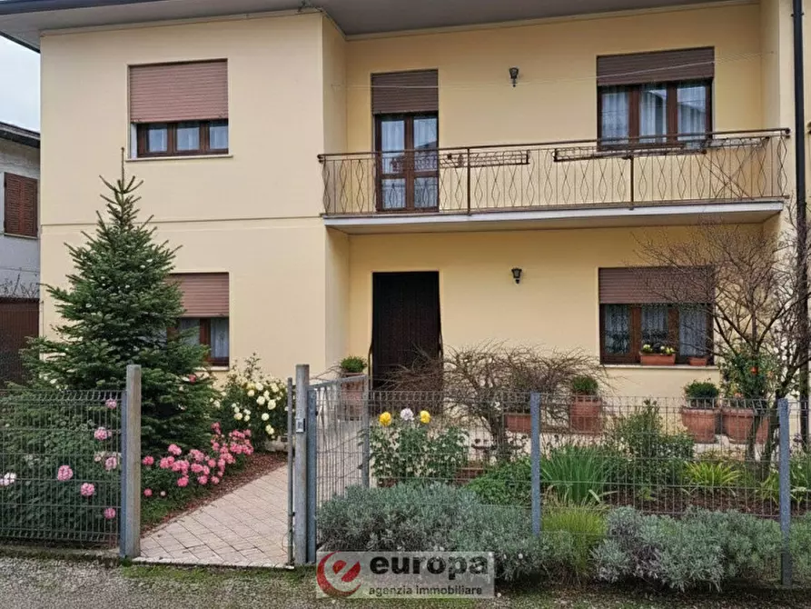 Immagine 4 di Casa bifamiliare in vendita  in Via Piave, 100 a Quinto Vicentino