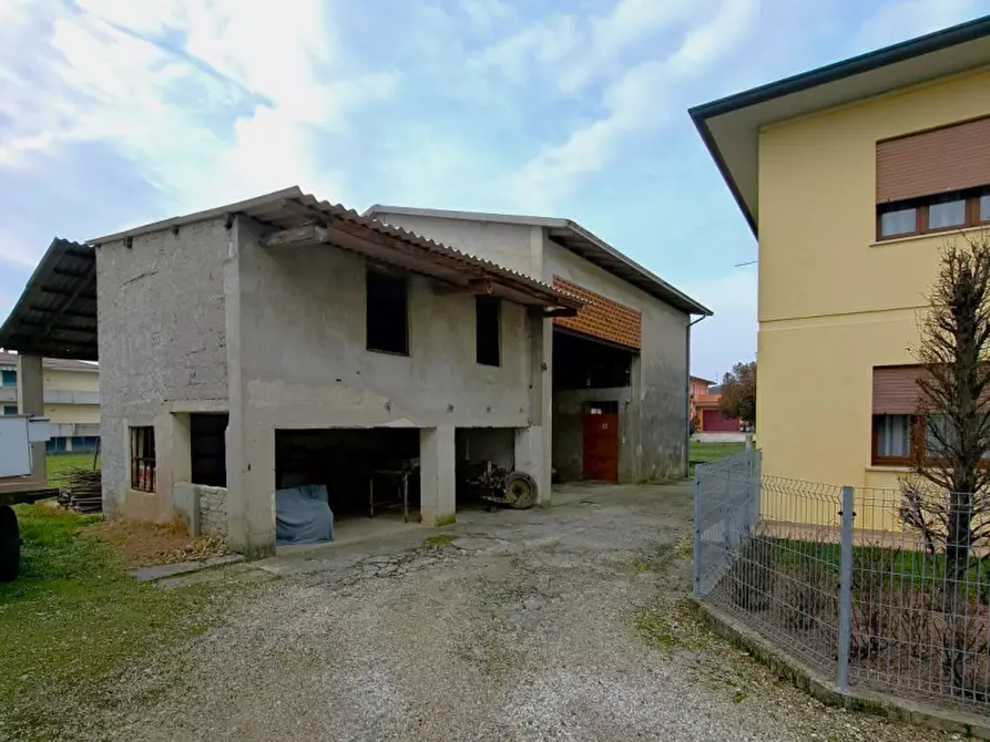 Immagine 4 di Casa bifamiliare in vendita  in v. Piave a Quinto Vicentino