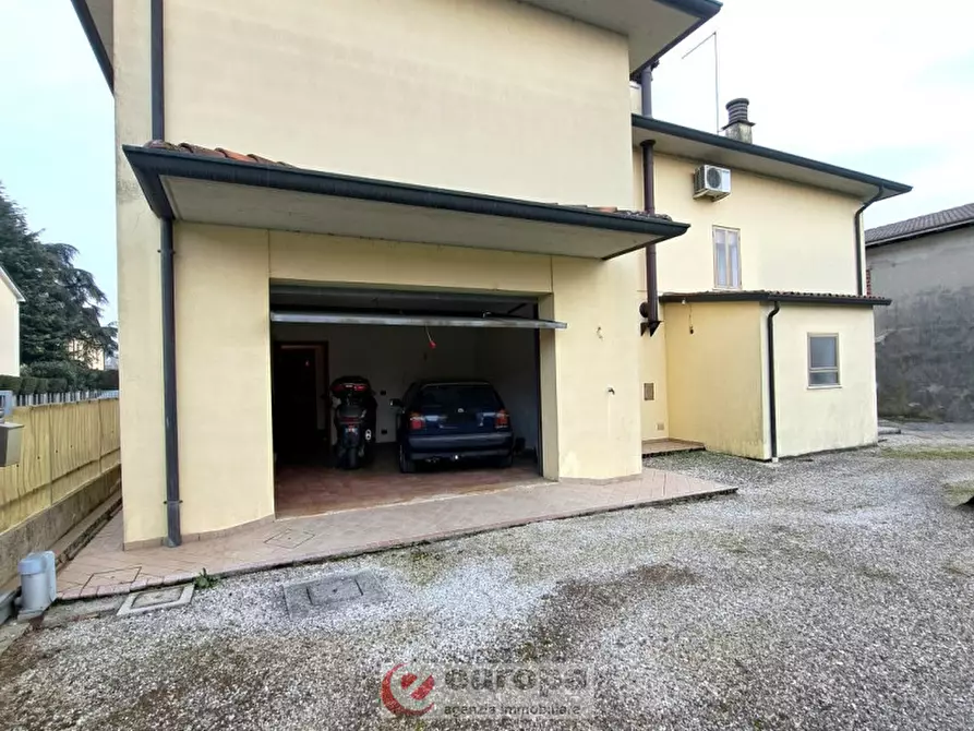 Immagine 8 di Casa bifamiliare in vendita  in Via Piave, 100 a Quinto Vicentino