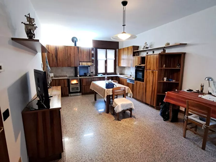 Immagine 9 di Casa bifamiliare in vendita  in v. Piave a Quinto Vicentino