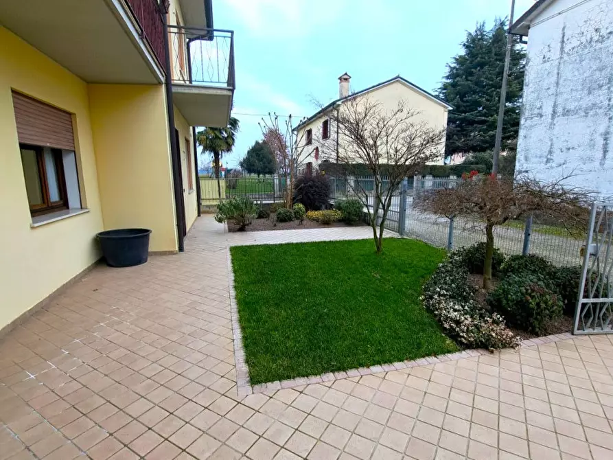 Immagine 19 di Casa bifamiliare in vendita  in v. Piave a Quinto Vicentino