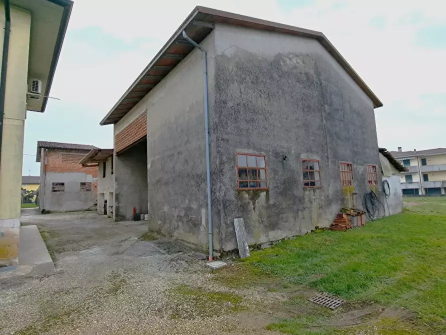 Immagine 30 di Casa bifamiliare in vendita  in v. Piave a Quinto Vicentino