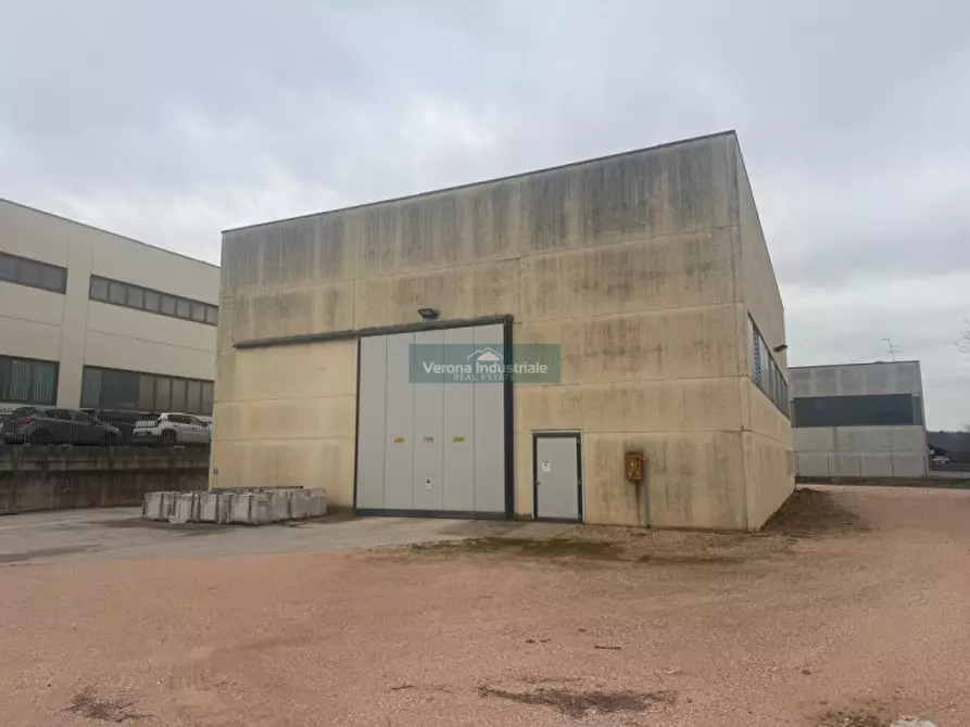 Immagine 1 di Capannone industriale in affitto  in caprino veronese verona a Caprino Veronese