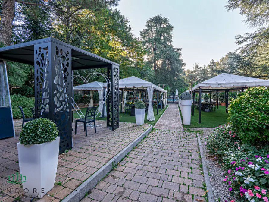 Immagine 10 di Villa in vendita  in Via San Donato a Bologna