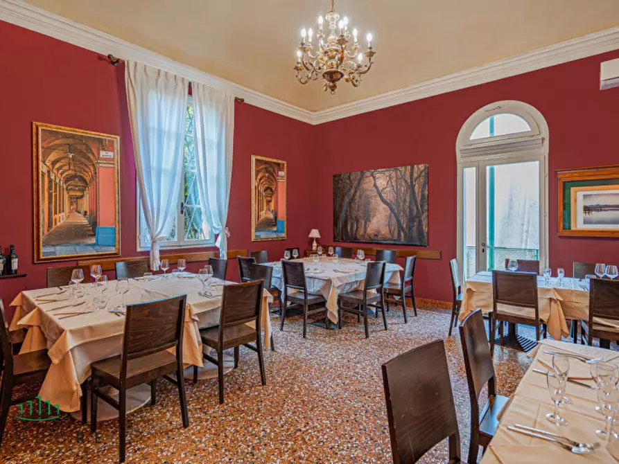 Immagine 21 di Villa in vendita  in Via San Donato a Bologna