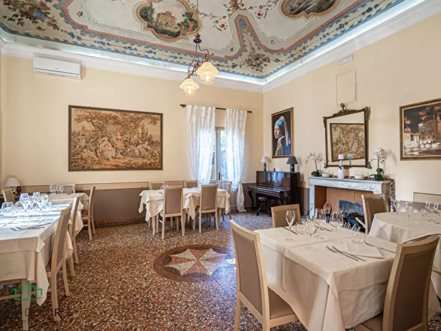 Immagine 22 di Villa in vendita  in Via San Donato a Bologna