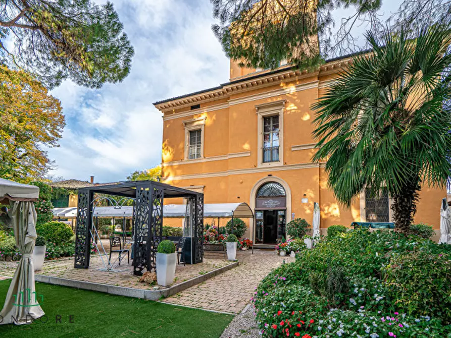 Immagine 26 di Villa in vendita  in Via San Donato a Bologna