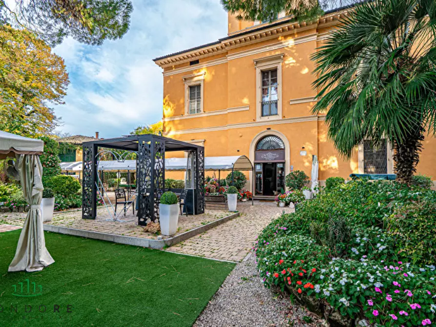 Immagine 27 di Villa in vendita  in Via San Donato a Bologna