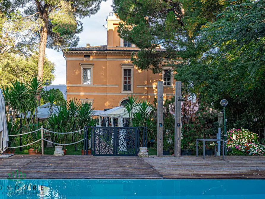 Immagine 35 di Villa in vendita  in Via San Donato a Bologna