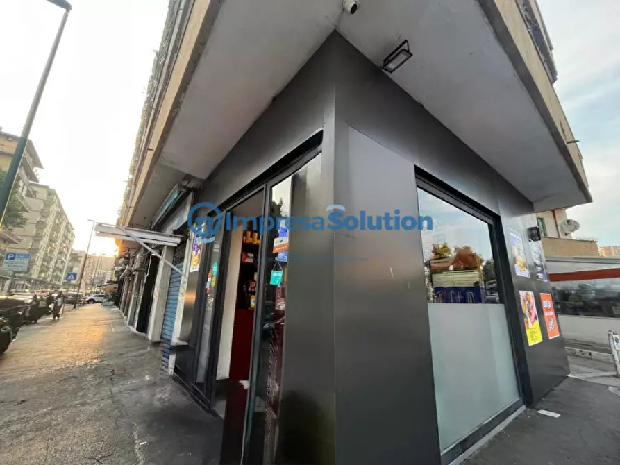 Immagine 5 di Attività commerciale in vendita  in Via Giacomo Leopardi a Napoli