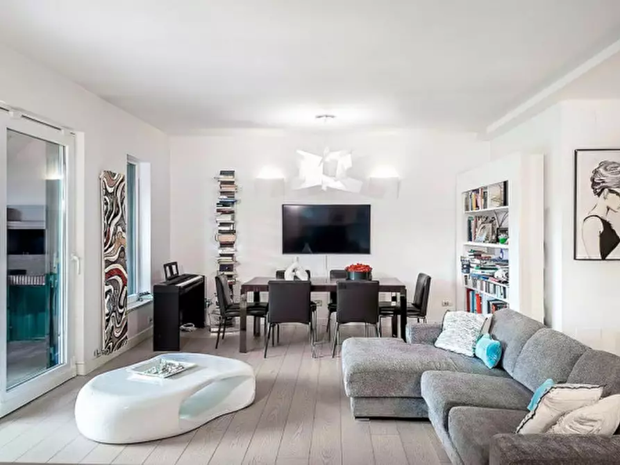 Immagine 4 di Villetta a schiera in vendita  in Via Pietro Romani 170 a Roma