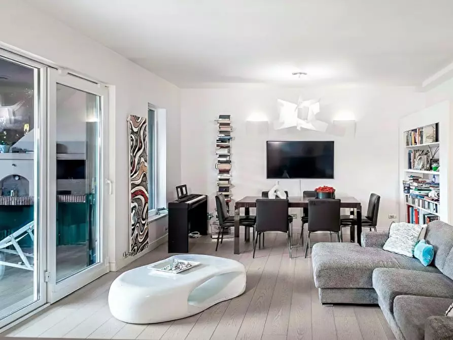 Immagine 5 di Villetta a schiera in vendita  in Via Pietro Romani 170 a Roma