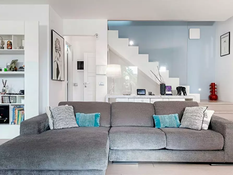 Immagine 7 di Villetta a schiera in vendita  in Via Pietro Romani 170 a Roma