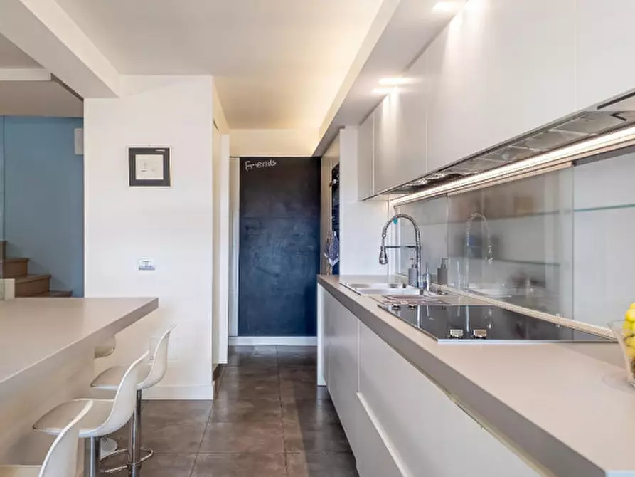 Immagine 8 di Villetta a schiera in vendita  in Via Pietro Romani 170 a Roma