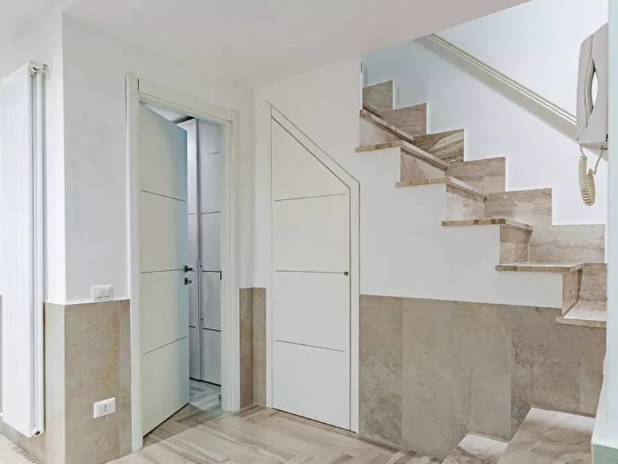 Immagine 17 di Villetta a schiera in vendita  in Via Pietro Romani 170 a Roma