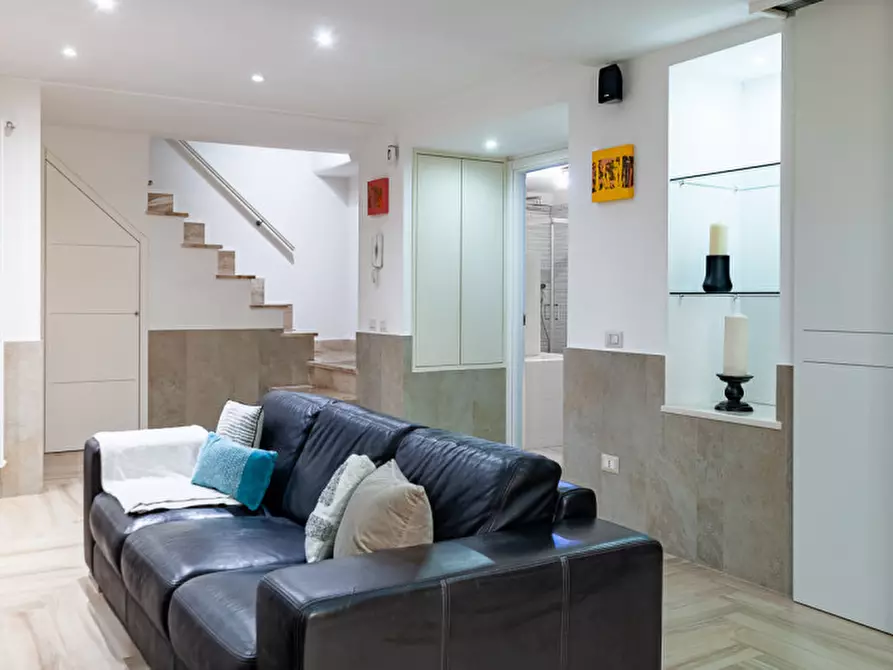 Immagine 30 di Villetta a schiera in vendita  in Via Pietro Romani 170 a Roma