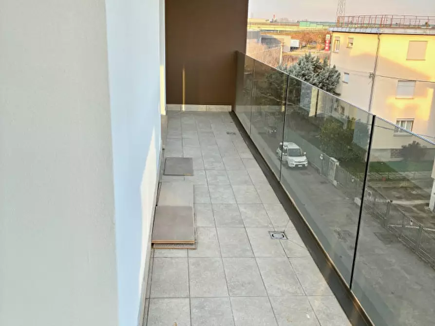 Immagine 10 di Attico in vendita  in Via Elena Valmarana a Padova