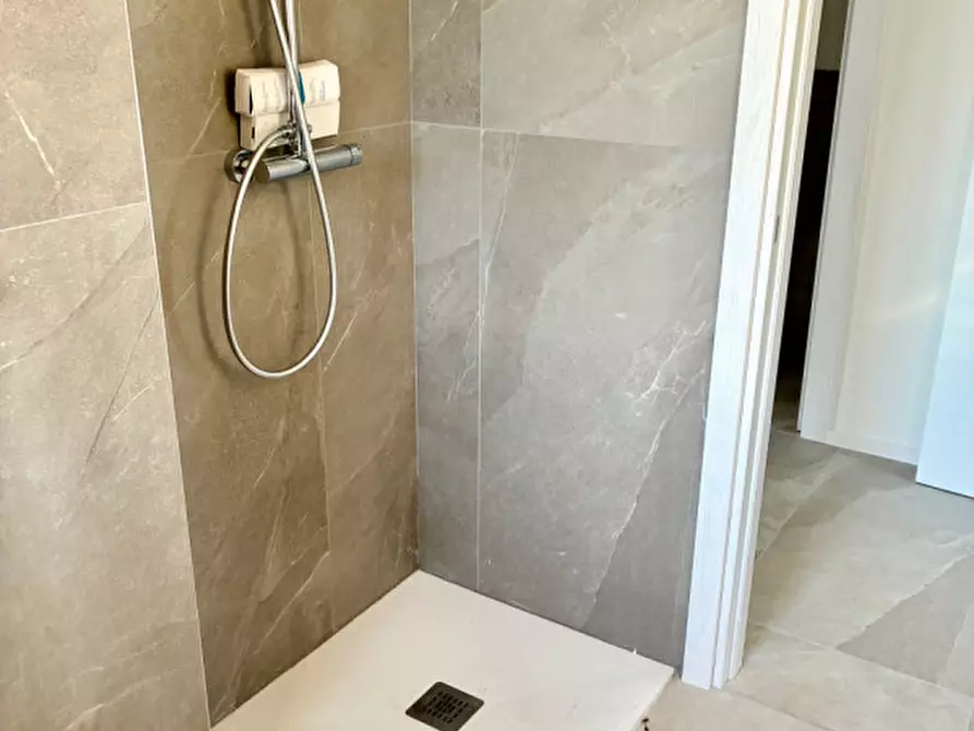 Immagine 14 di Attico in vendita  in Via Elena Valmarana a Padova