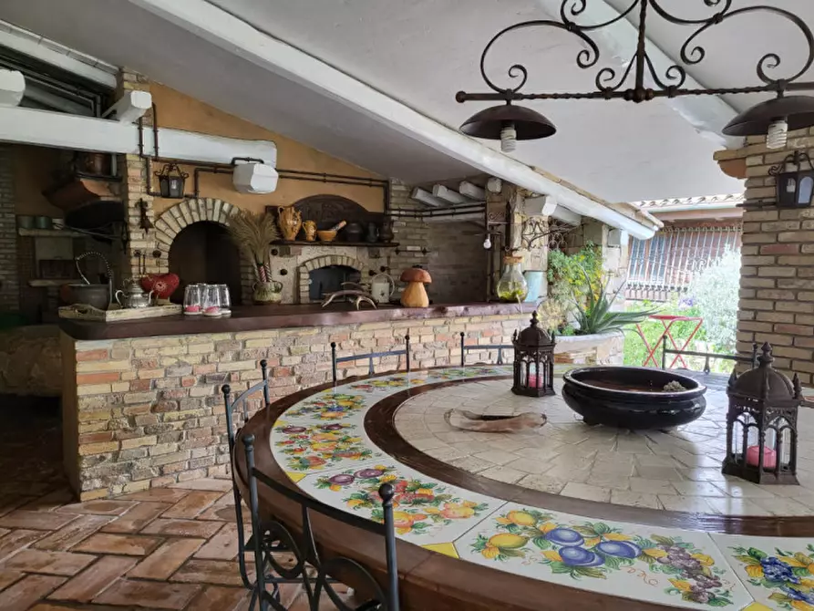 Immagine 7 di Villa in vendita  in Via Tubre 38 a Roma