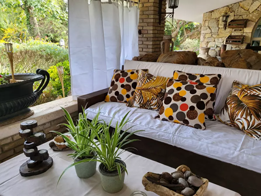 Immagine 8 di Villa in vendita  in Via Tubre 38 a Roma