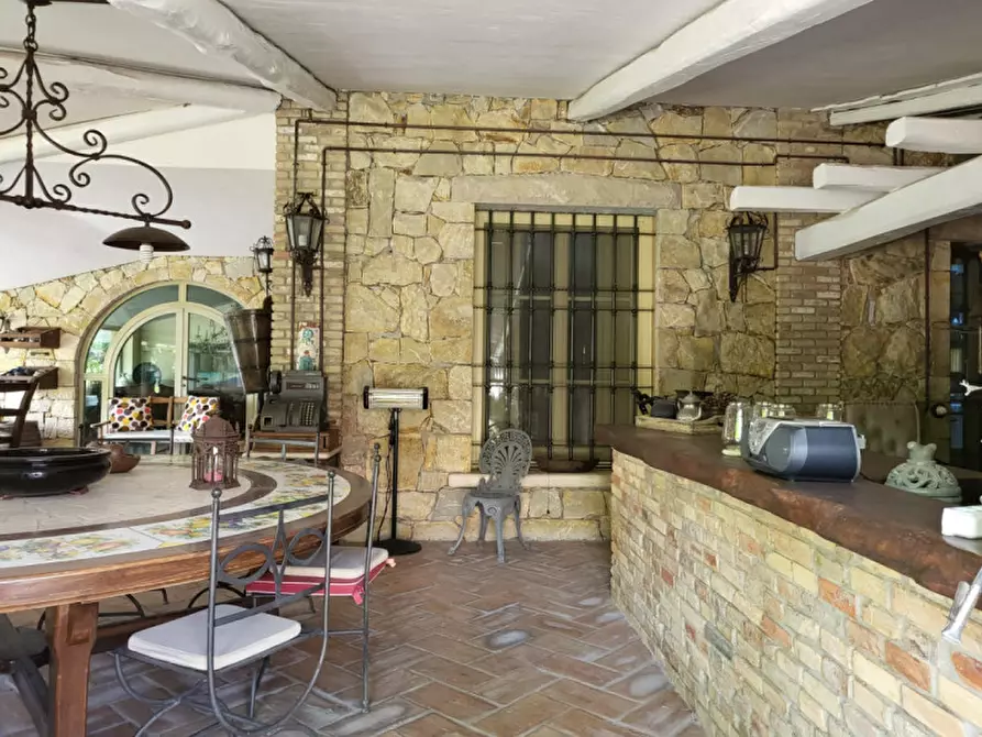 Immagine 16 di Villa in vendita  in Via Tubre 38 a Roma